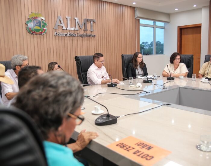 Botelho reúne com representantes da pesca e esclarece tramitação do projeto na ALMT