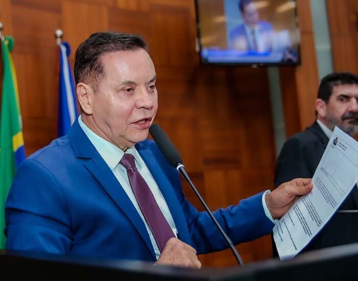 Botelho cobra transparência em contratos e concessões do Detran-MT