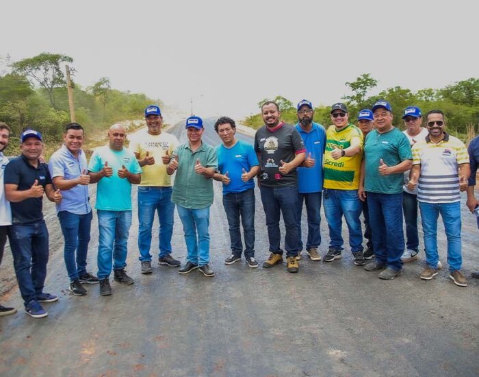 Botelho fiscaliza obras de pavimentação no Dr. Fábio, Ponte de Ferro e Coxipó do Ouro