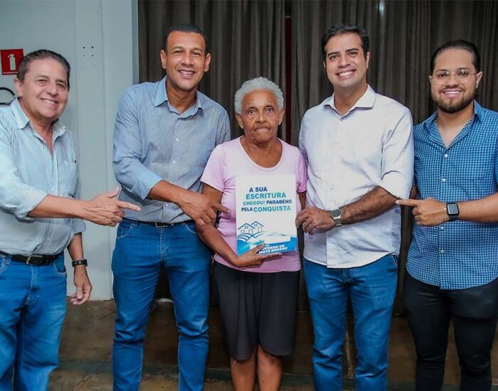 Moradores dos bairros  CPA I e II são beneficiados com títulos de imóveis residenciais em Cuiabá