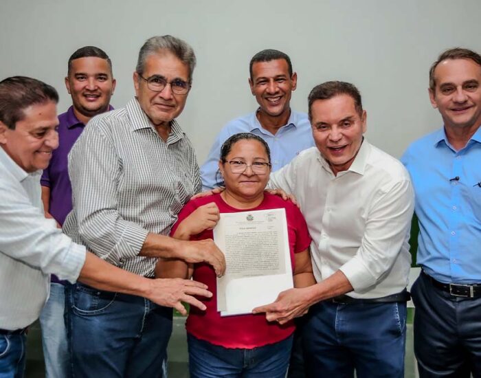 Regularização fundiária avança em Cuiabá com entrega gratuita de escrituras definitivas