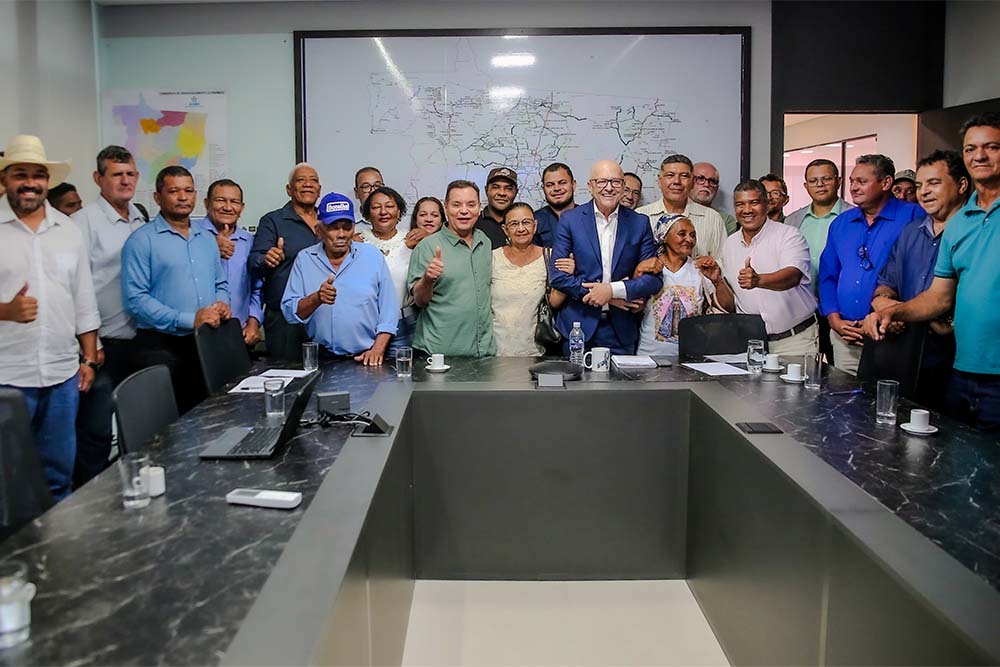 Botelho articula reunião e Governo garante projeto de asfalto em Poconé