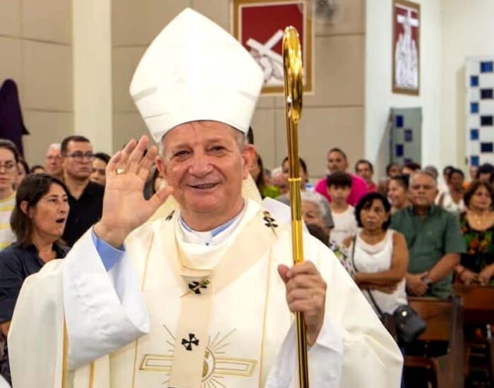 Botelho propõe concessão da Comenda Dante de Oliveira a Dom Mário Antônio da Silva