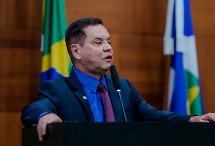 Botelho propõe criação de política estadual para implantação de praças sensoriais em Mato Grosso