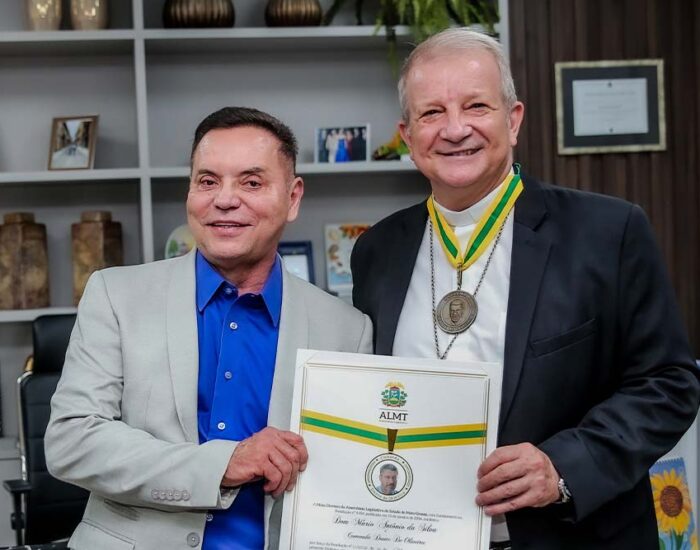 Homenagem reconhece legado de Dom Mário à frente da Arquidiocese de Cuiabá