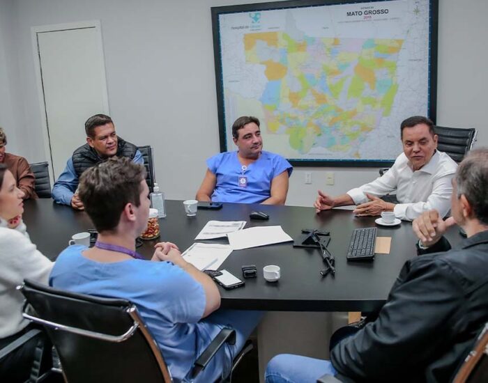 Botelho articula ampliação de cirurgias e apoio à reconstrução mamária no Hospital de Câncer de Cuiabá