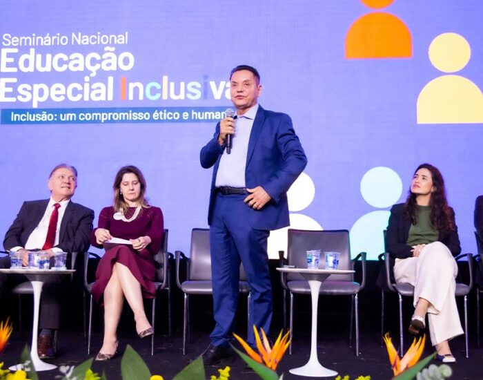 Botelho destaca investimentos em creches e defende educação inclusiva em seminário nacional