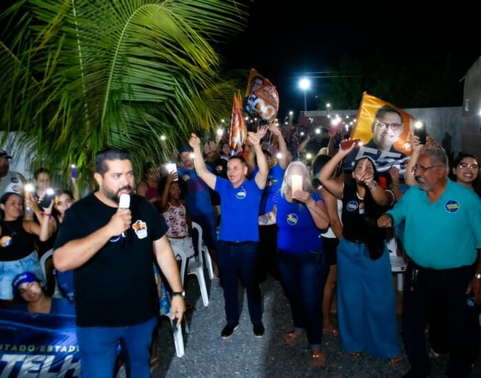 Botelho reúne centenas de moradores e lideranças no Jardim Passaredo