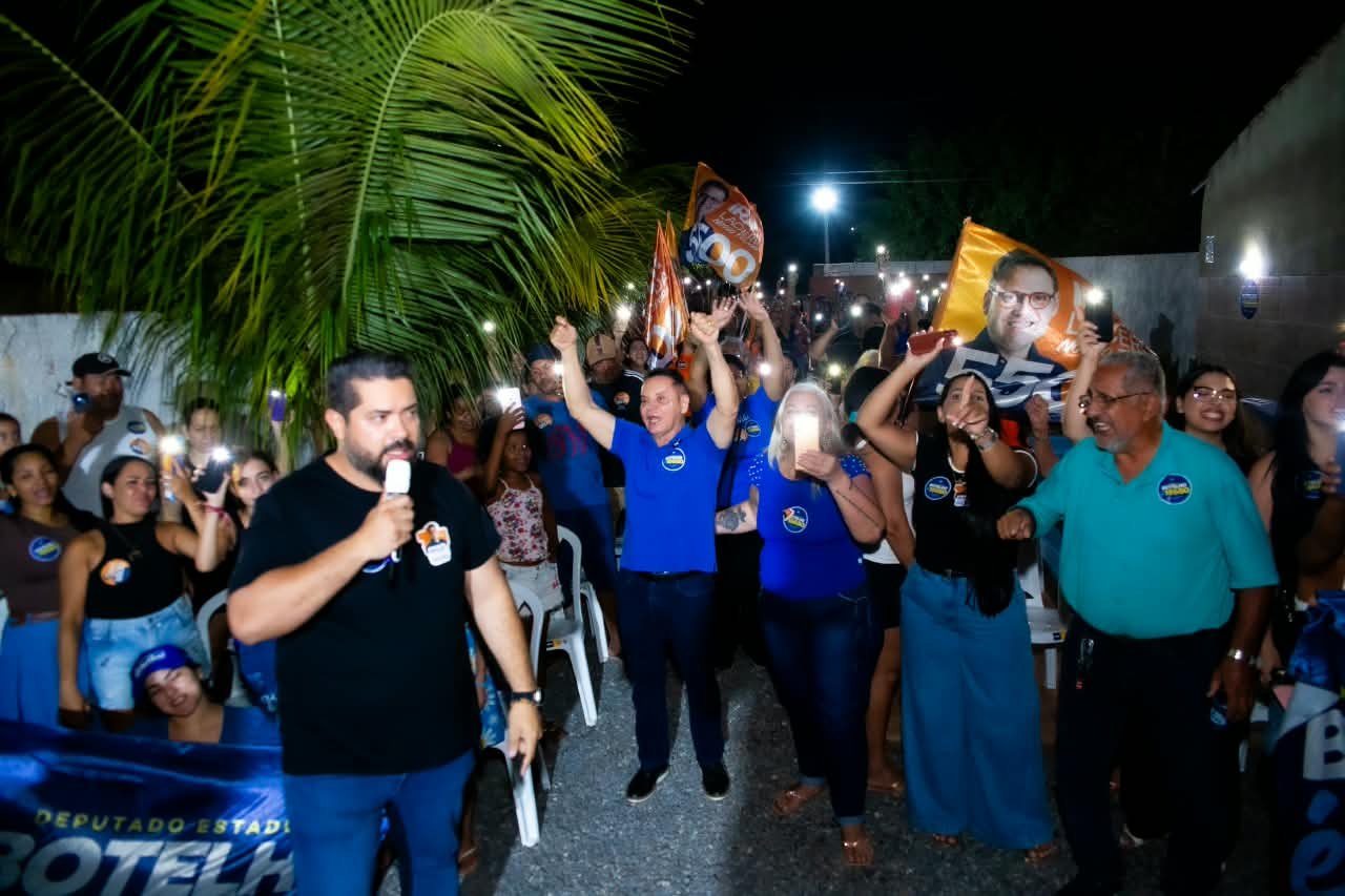 Botelho reúne centenas de moradores e lideranças no Jardim Passaredo